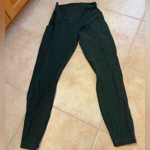 Lululemon align with pockets in legacy green 

Size 6